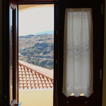 Karmi Andros Apartment
