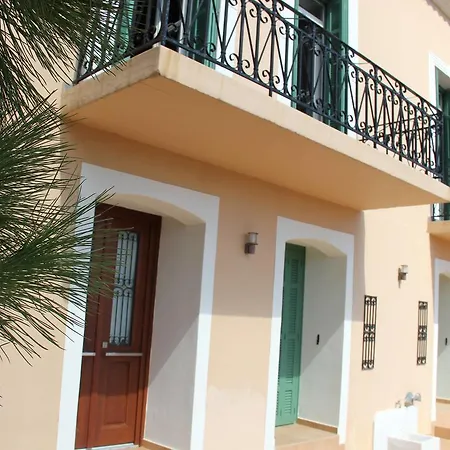Karmi Andros Apartment
